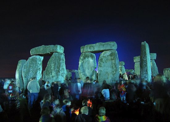 stonehenge_summer_solstice_550
