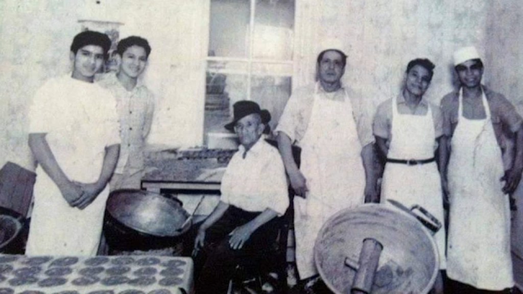 This image has an empty alt attribute; its file name is 071021-ktrk-monterey-house-candy-family-img.jpg